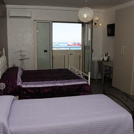 Mistral Exclusive Bed & Breakfast 4*