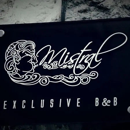 Mistral Exclusive